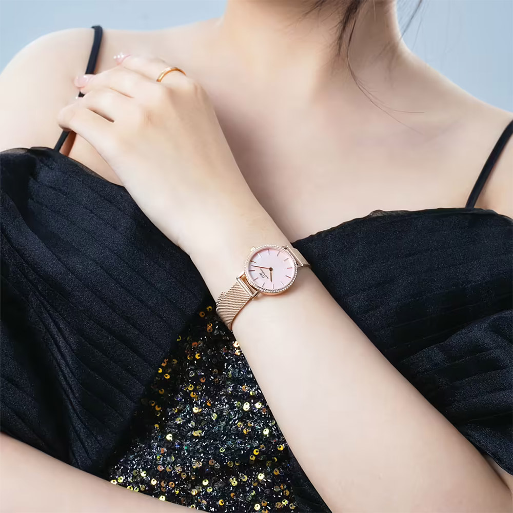 Mẫu đeo Daniel Wellington DW00100663 Petite Lumine 28mm