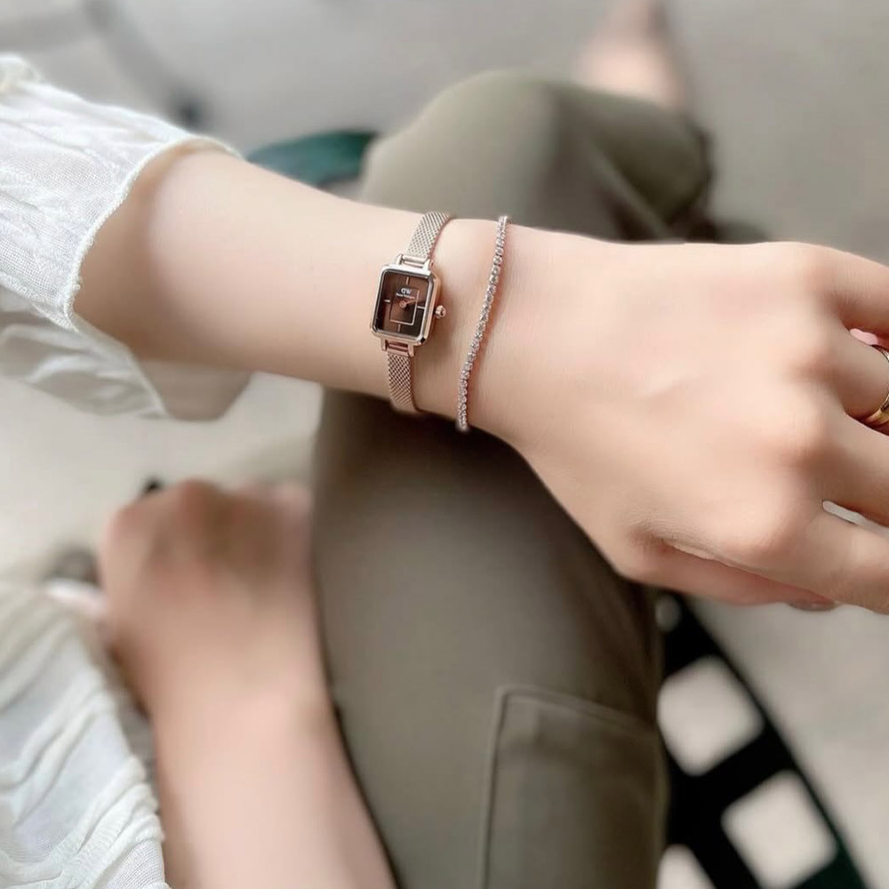 Mẫu đeo Daniel Wellington DW00100648 Quadro Mini Melrose Amber