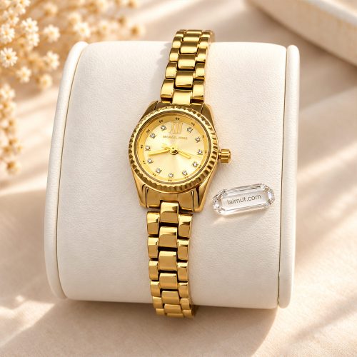 Cận cảnh Michael Kors MK4862 Mini Lexington với cọc số pavé