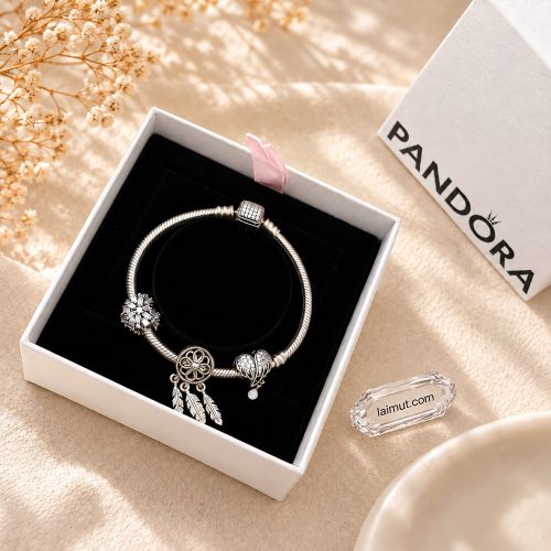 Hình ảnh thực tế bộ vòng charm Pandora Tình yêu vĩnh cửu tại Laimut.