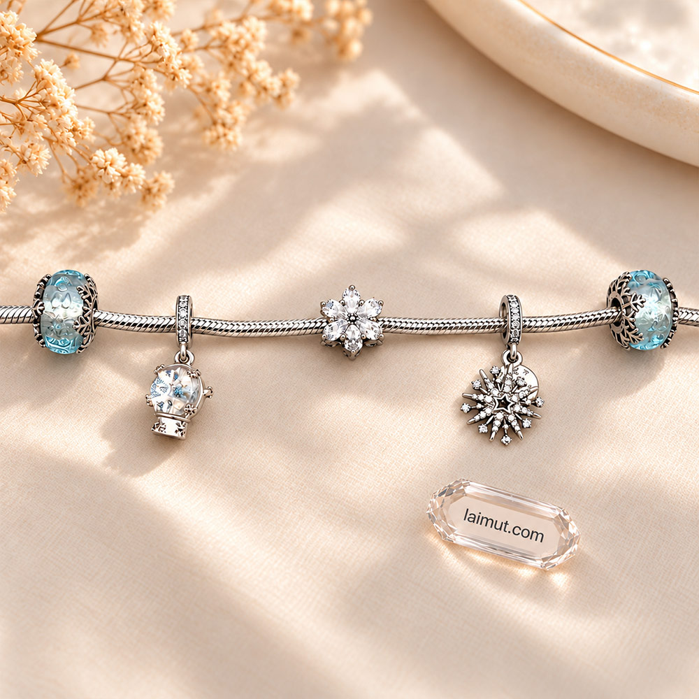 Ảnh thực tế vòng Pandora mix charm Winter Wishes tại Laimut