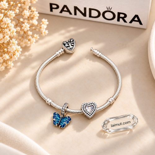 Ảnh thực tế charm Pandora Blue Murano Glass Butterfly 792698C01 tại Laimut