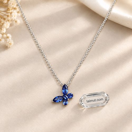 Cận cảnh Pandora 394232C01 Butterfly với đá xanh marquise và pear-shaped
