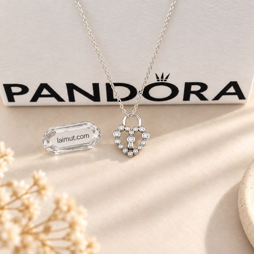 Cận cảnh Pandora Sparkling Heart Padlock 394416C01 đính Cubic Zirconia