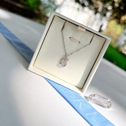 Ảnh thực tế dây chuyền Swarovski 5754347 Swan Pendant tại Laimut