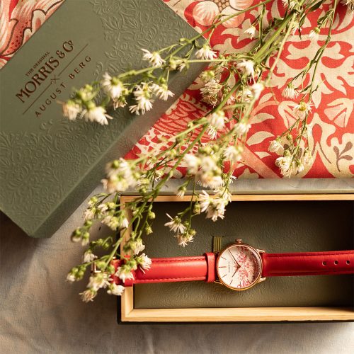 Ảnh thực tế đồng hồ August Berg Strawberry Thief M1ST0530A30LRO 30mm tại Laimut