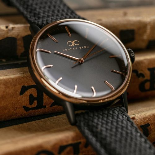 Ảnh thực tế đồng hồ August Berg Serenity Noir Black 10232G01VBK tại Laimut