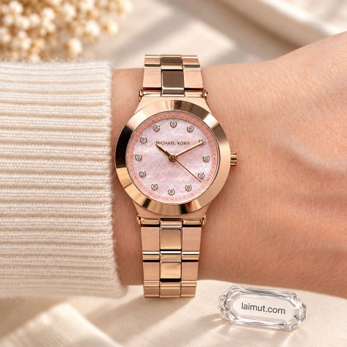 Đồng hồ Michael Kors Petite Billie MK7568 26mm khi đeo