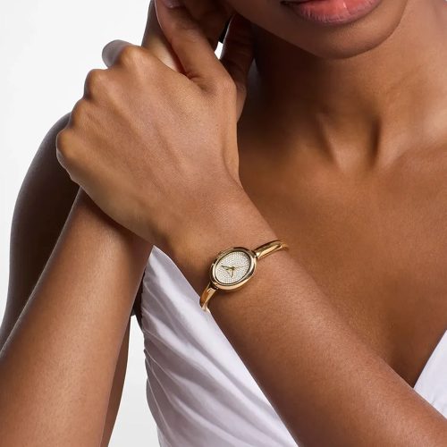 Đồng hồ Michael Kors Petite Maude MK7593 24mm khi đeo