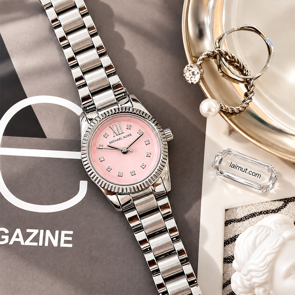 Cận cảnh đồng hồ Michael Kors Petite Lexington Pavé MK4996