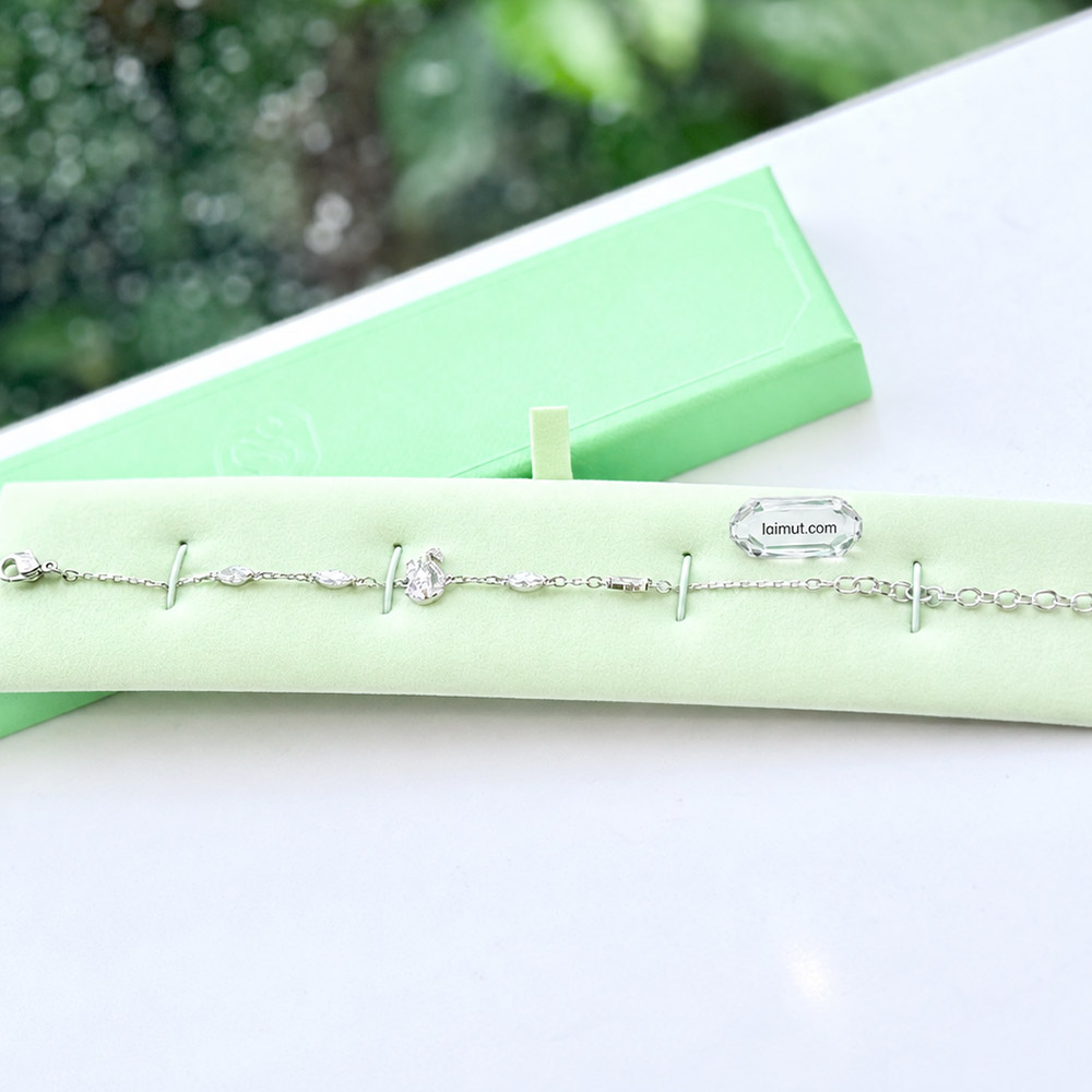 Ảnh thực tế lắc tay Swarovski 5758682 Swan Bracelet tại Laimut