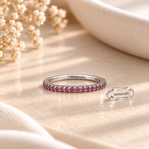 Cận cảnh nhẫn Pandora Sparkling Pink Band 192999C02