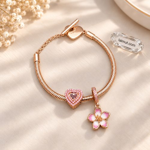 Cận cảnh vòng Pandora mix charm Blossoming Love