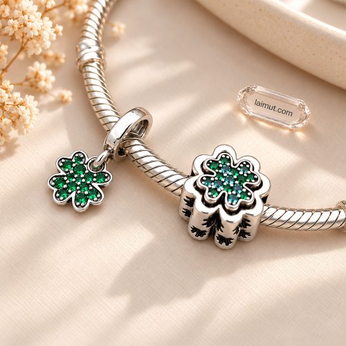 Cận cảnh vòng Pandora mix charm Double Fortune