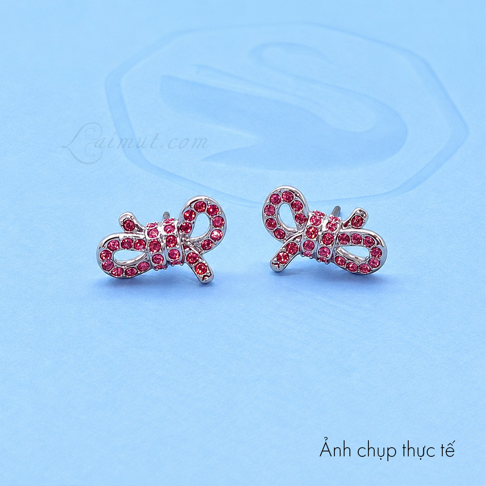 Bông tai Swarovski 5723557 chính hãng | Lifelong Bow stud earrings | Laimut | Ảnh chụp thực tế
