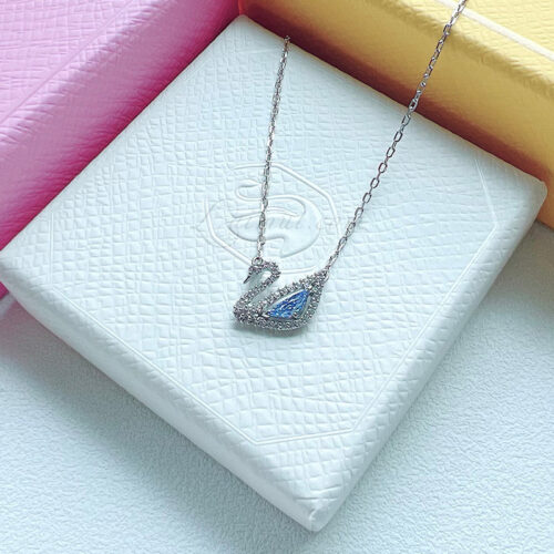 Dây Chuyền Thiên Nga Swarovski Xanh Hồng Dazzling Swan Necklace 5521074