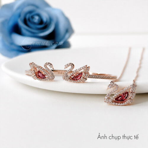 Dây chuyền Swarovski 5614123 chính hãng | Swan Pendant | Ảnh chụp thực tế | Chụp cùng vòng tay
