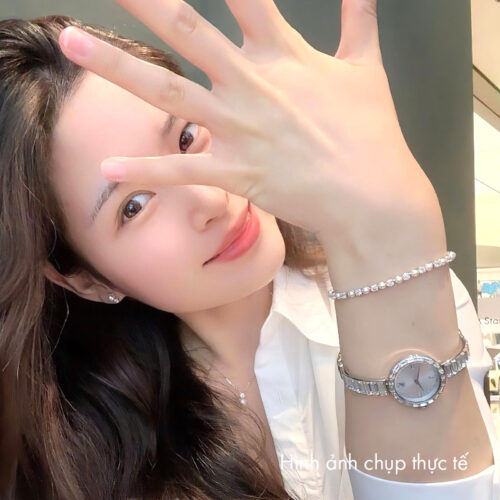 Đồng hồ Swarovski Matrix Bangle Watch 5677487 Ảnh Mẫu Đeo Tay