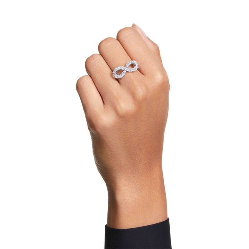 Nhẫn Swarovski 5679695 5679694 5679698 Hyperbola Cocktail Ring | Ảnh đeo tay