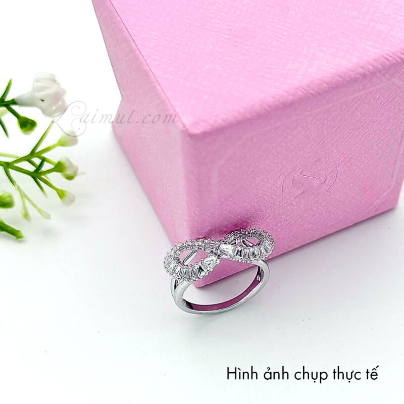 Nhẫn Swarovski 5679695 5679694 5679698 Hyperbola Cocktail Ring | Ảnh chụp thật 03