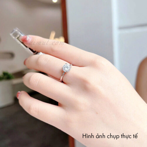 Nhẫn Swarovski 5642635 5642638 5638529 Stilla Cocktail Ring | Ảnh đeo tay 01