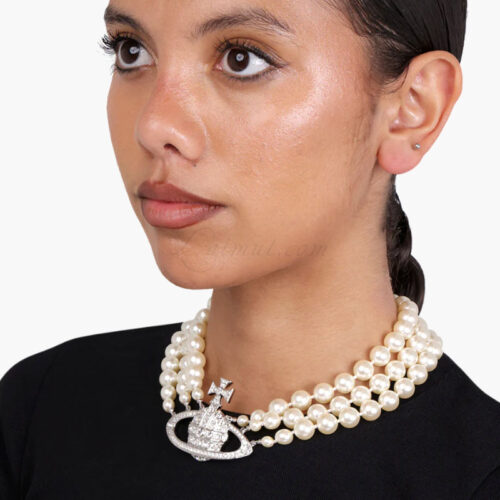 Vòng cổ Vivienne Westwood Three Row Pearl Bas Relief Choker 8050889140177