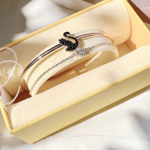 Vòng Tay Swarovski Thiên Nga Bay Black Swan Bangle 5678048