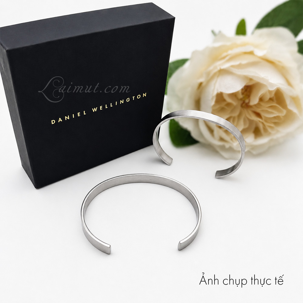 Vòng cuff Daniel Wellington DW00401763 DW00401767 chính hãng | Line Cuff Brushed | Laimut | Ảnh chụp thực tế