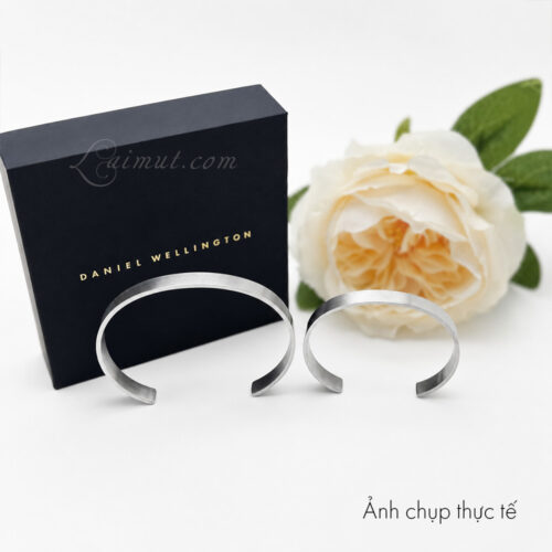 Vòng cuff Daniel Wellington DW00401763 DW00401767 chính hãng | Line Cuff Brushed | Laimut | Ảnh chụp thực tế