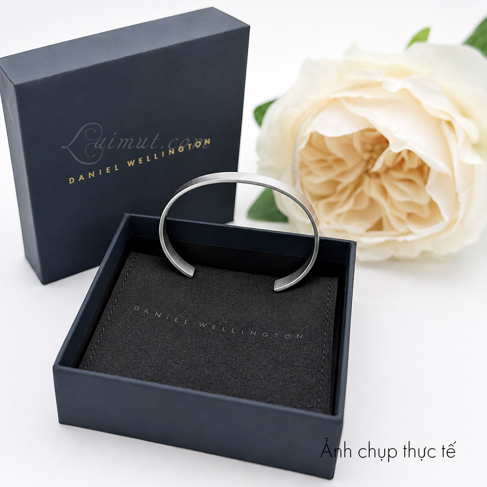 Vòng cuff Daniel Wellington DW00401763 DW00401767 chính hãng | Line Cuff Brushed | Laimut | Ảnh chụp thực tế fullbox