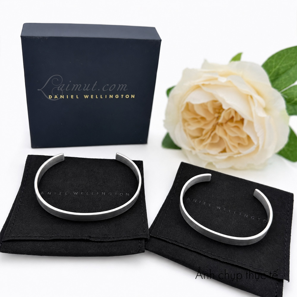 Vòng cuff Daniel Wellington DW00401763 DW00401767 chính hãng | Line Cuff Brushed | Laimut | Ảnh chụp thực tế fullbox