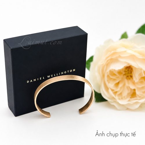 Vòng cuff Daniel Wellington DW00401765 DW00401769 | Line Cuff Brushed Rose Gold | Laimut | Ảnh thực tế