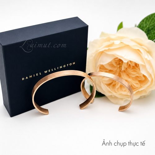 Vòng cuff Daniel Wellington DW00401765 DW00401769 | Line Cuff Brushed Rose Gold | Laimut | Ảnh thực tế