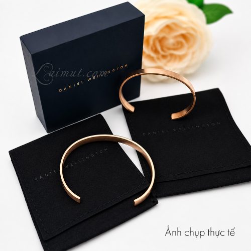 Vòng cuff Daniel Wellington DW00401765 DW00401769 | Line Cuff Brushed Rose Gold | Laimut | Ảnh thực tế